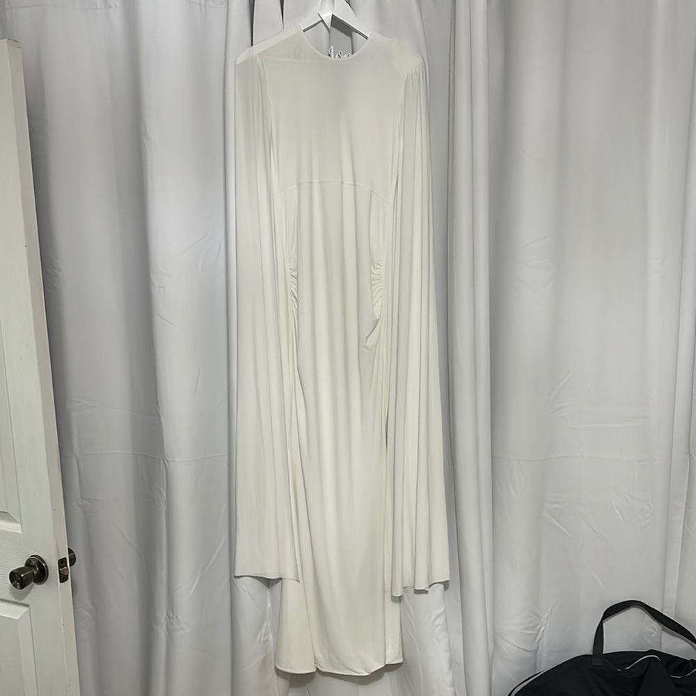 Elegant White Long Sleeve Dress